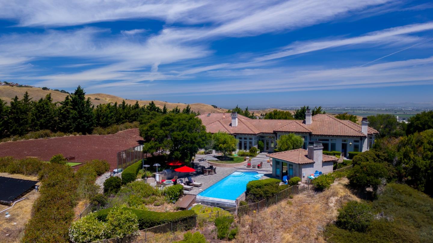 19831 Spring Ridge Terrace Salinas, CA 93908 - Photo 45 of 49 a front view of a house with a garden