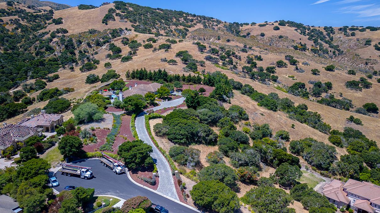 19831 Spring Ridge Terrace Salinas, CA 93908 - Photo 47 of 49 an aerial view of a houses with plants