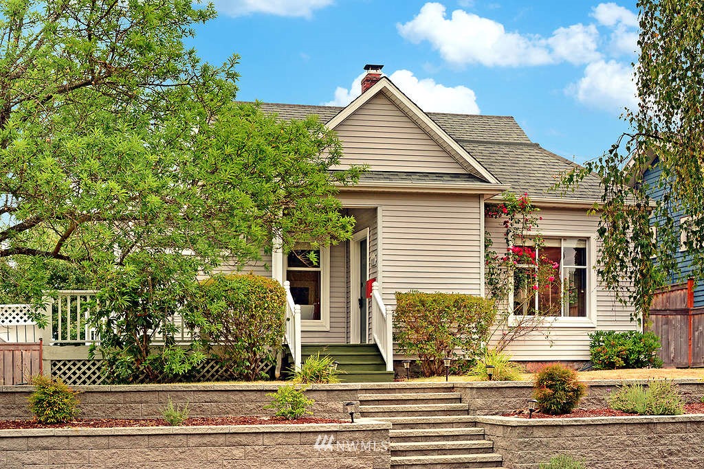 2302 North 62nd Street Seattle, WA 98103 - Photo 1 of 18 Gallery Image 1