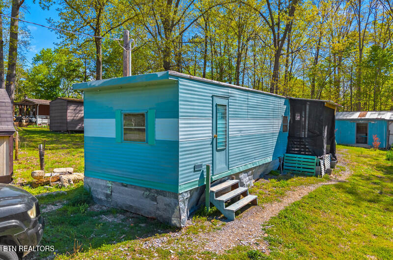 2116 Cox Road Dandridge, TN 37725 - Photo 2 of 24 IMG_5021
