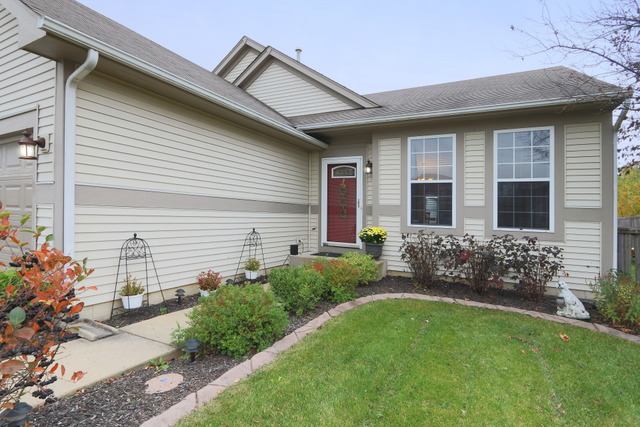 614 Graham Road North Aurora, IL 60542 - Photo 2 of 25