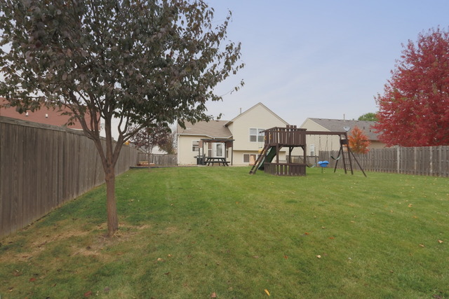 614 Graham Road North Aurora, IL 60542 - Photo 3 of 25