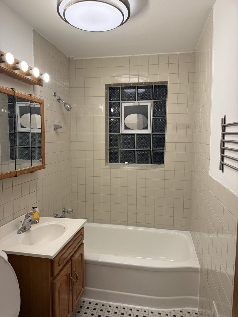 8115 Kilpatrick Avenue, Unit 3 Skokie, IL 60076 - Photo 6 of 6