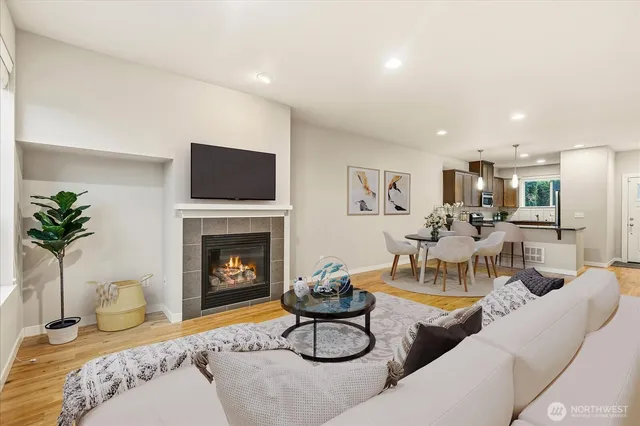 $639,000 | 16526 1st Park Southeast, Bothell, WA 98012