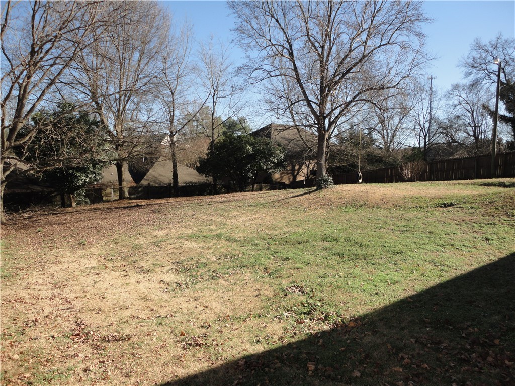 704 Butler Springs Road, Unit GREENVILLE Greenville, SC 29615 - Photo 6 of 26 Fenced Backyard