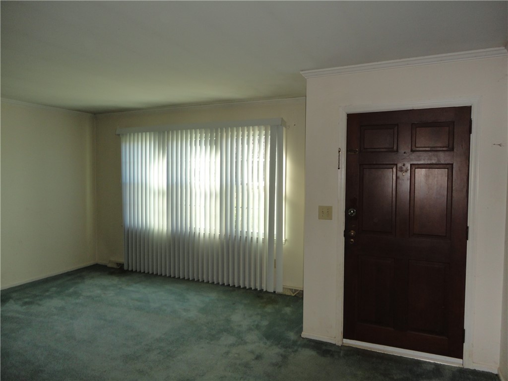 704 Butler Springs Road, Unit GREENVILLE Greenville, SC 29615 - Photo 8 of 26 Living Room