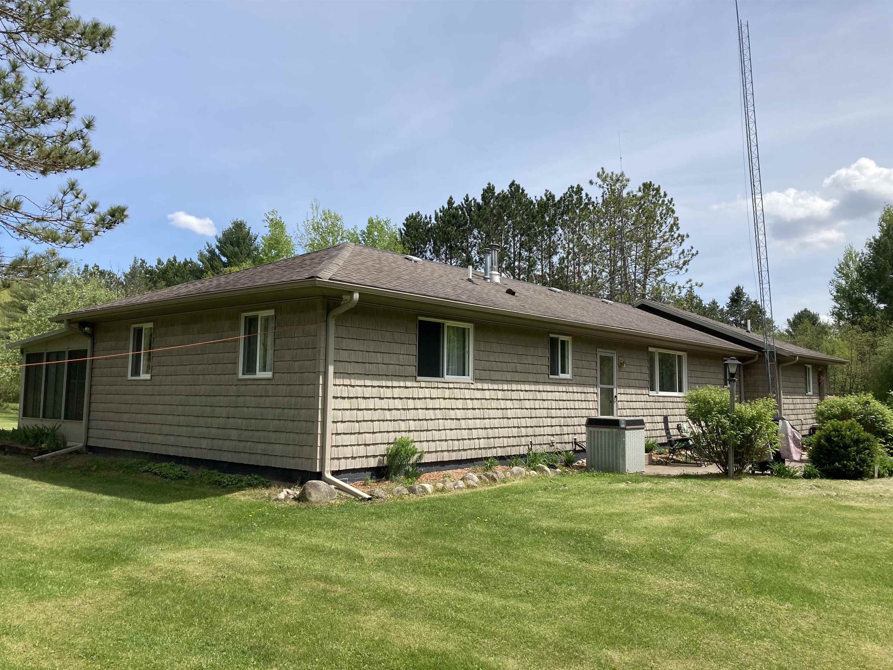 763 Sensabaugh Road Lupton, MI 48635 - Photo 9 of 86 1900015-8.JPG