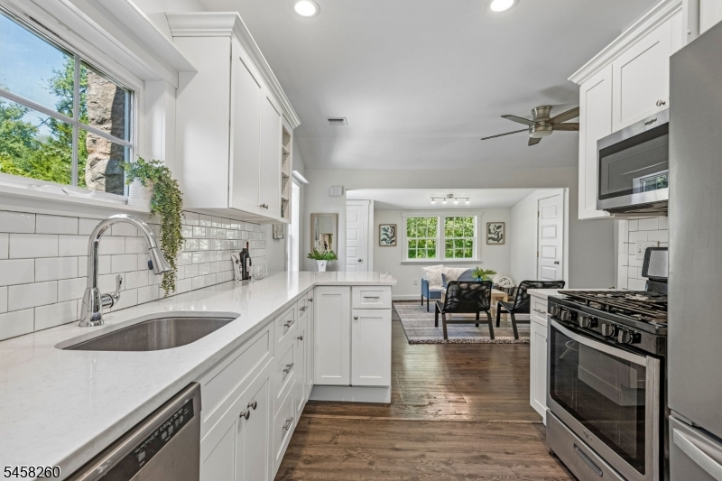 147 Ironia Road Mendham, NJ 07945 - Photo 12 of 31 Gallery Image 12