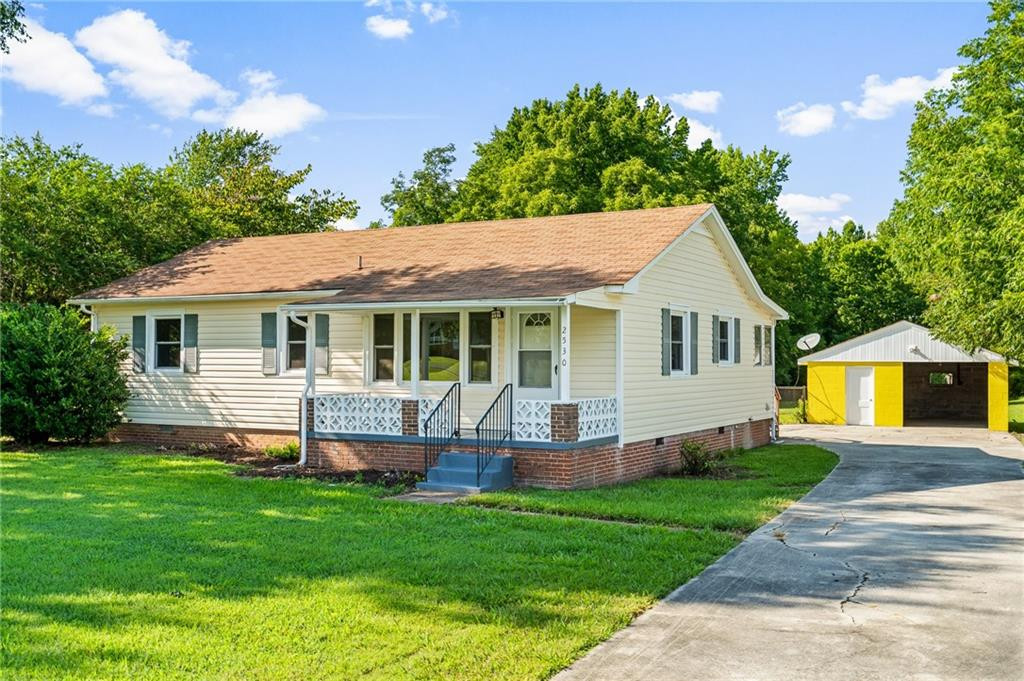 2530 McCray Road Burlington, NC 27217 - Photo 3 of 25 Gallery Image 3