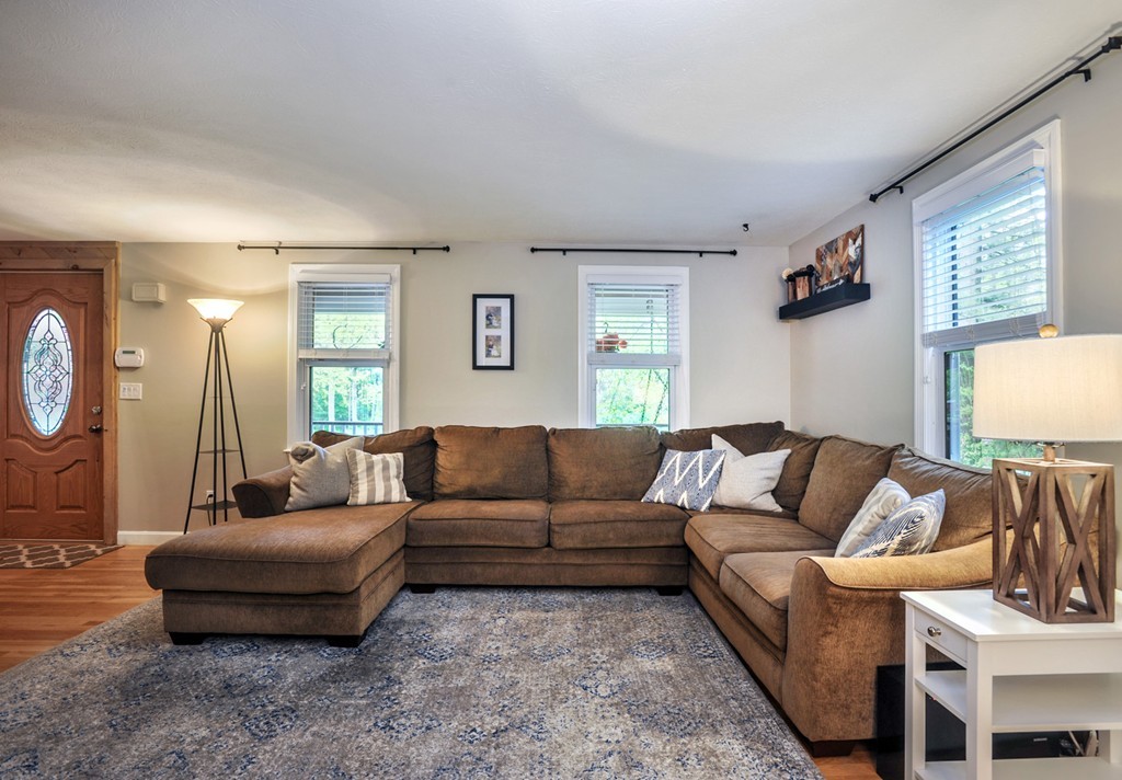 4 Long Hill Road Pembroke, MA 02359 - Photo 4 of 29 Gallery Image 4