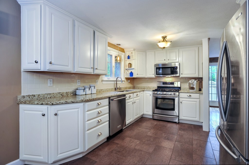 4 Long Hill Road Pembroke, MA 02359 - Photo 9 of 29 Gallery Image 9