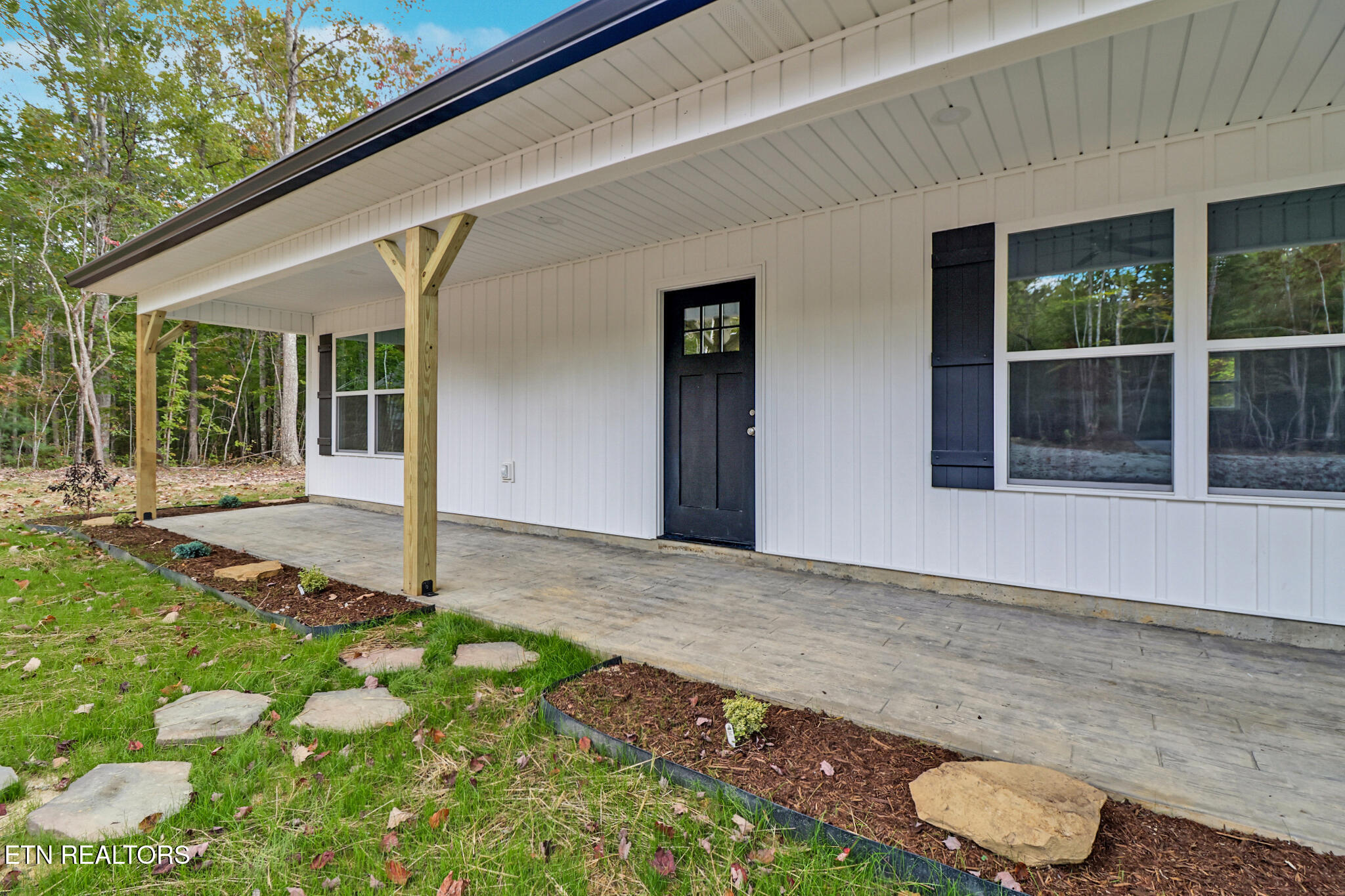 432 Pilot Mountain Road Sunbright, TN 37872 - Photo 2 of 25 432 Pilot Mountain Road