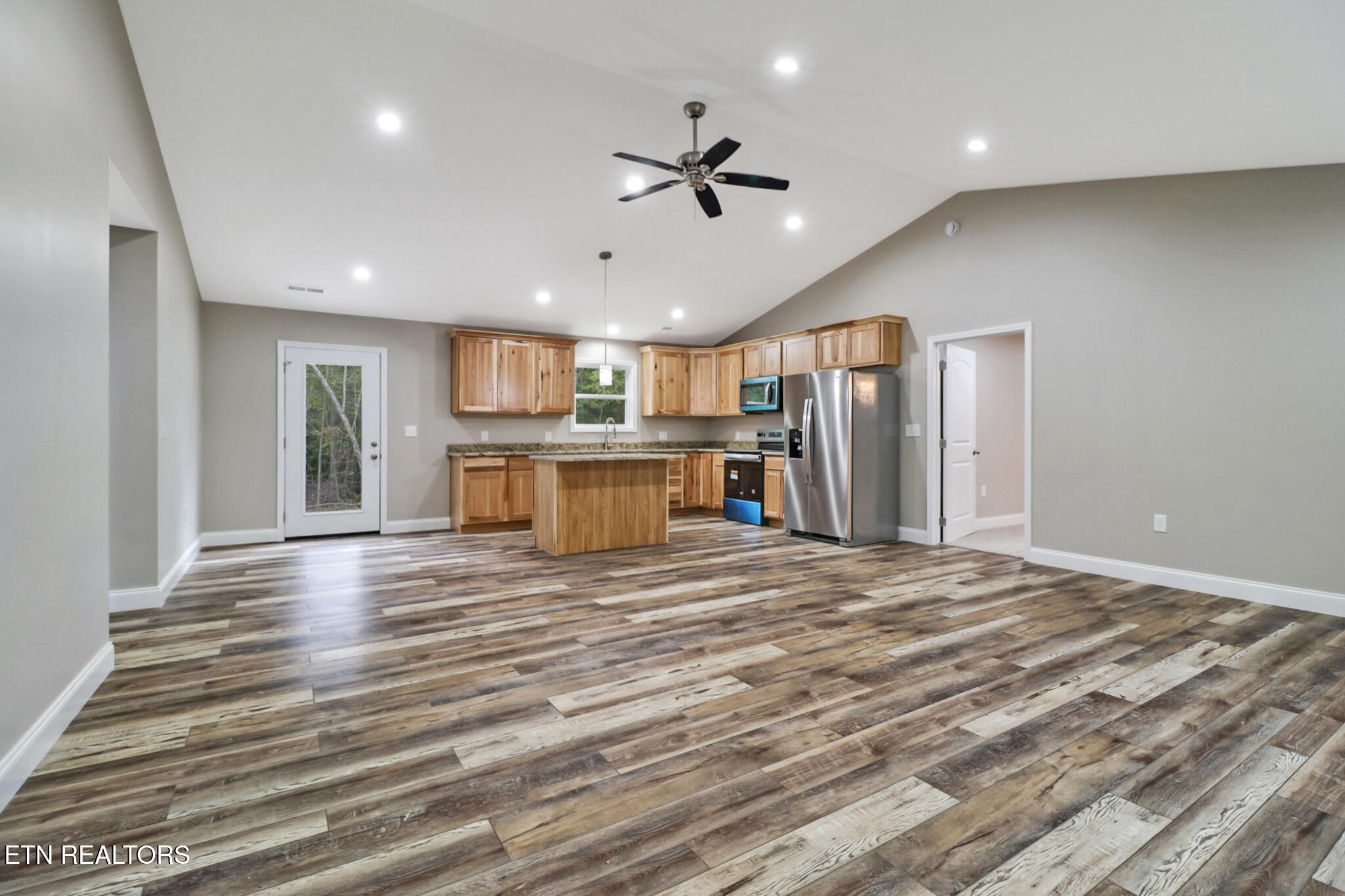 432 Pilot Mountain Road Sunbright, TN 37872 - Photo 5 of 25 432 Pilot Mountain Road