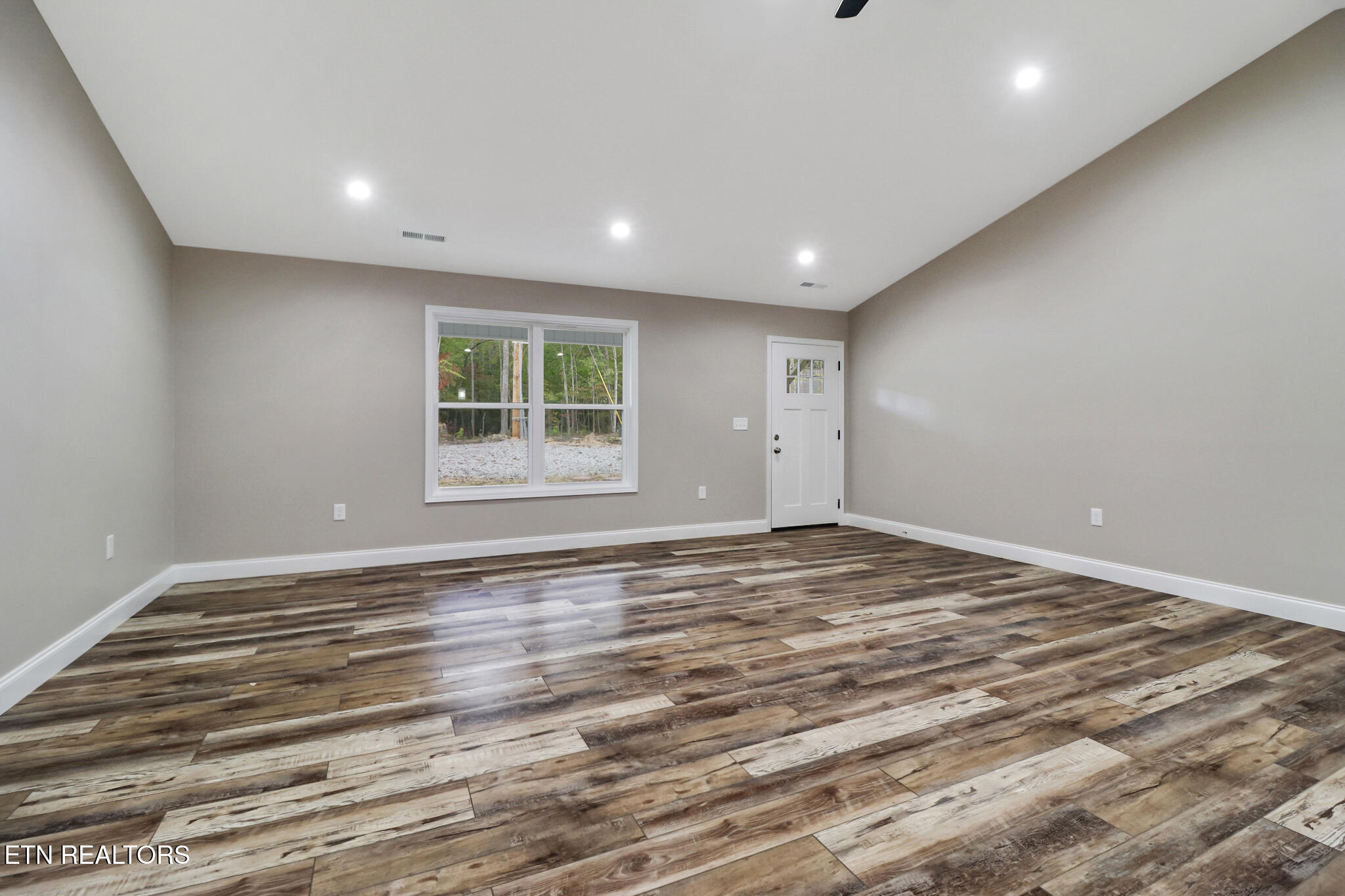 432 Pilot Mountain Road Sunbright, TN 37872 - Photo 10 of 25 432 Pilot Mountain Road