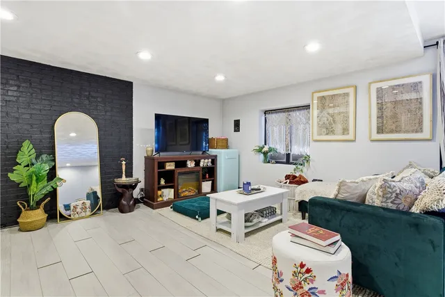 $899,999 | 54 Old Quarry Road, Glocester, RI 02857