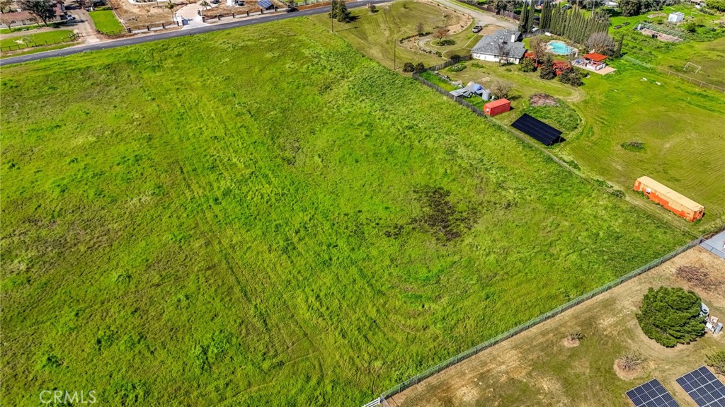 9999 Anaconda Road Madera, CA 93636 - Photo 18 of 21 a view of a garden from a balcony