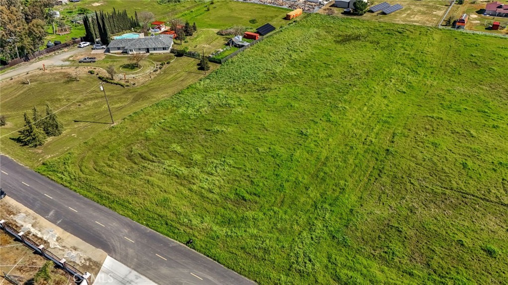 9999 Anaconda Road Madera, CA 93636 - Photo 6 of 21 a view of a garden with an outdoor space
