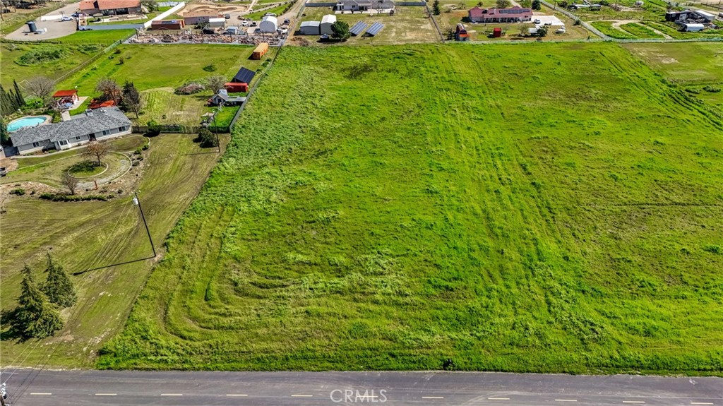 9999 Anaconda Road Madera, CA 93636 - Photo 8 of 21 a view of a garden