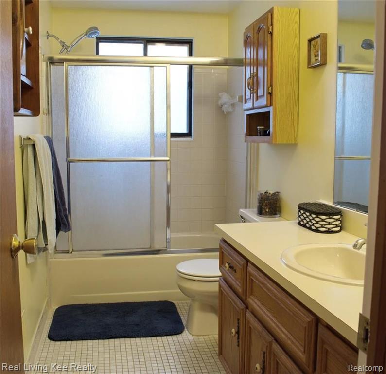 2740 Hartline Drive Rochester Hills, MI 48309 - Photo 12 of 15