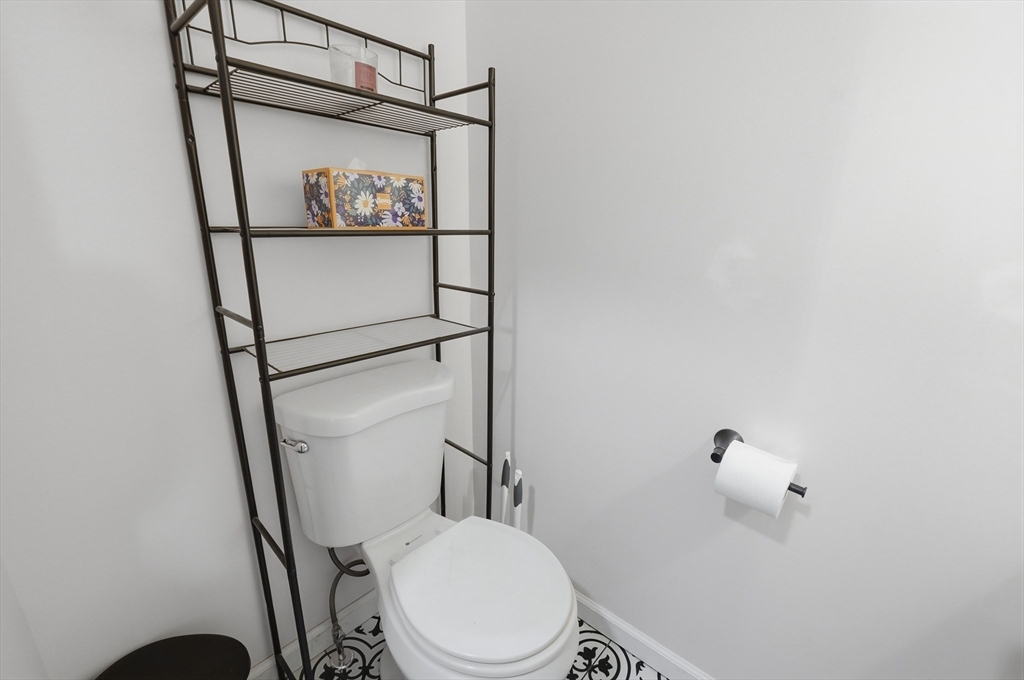 28 Shepard Street Westfield, MA 01085 - Photo 23 of 37