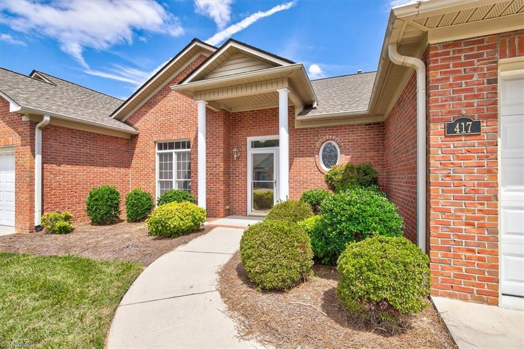 417 Northbridge Drive High Point, NC 27265 - Photo 4 of 43