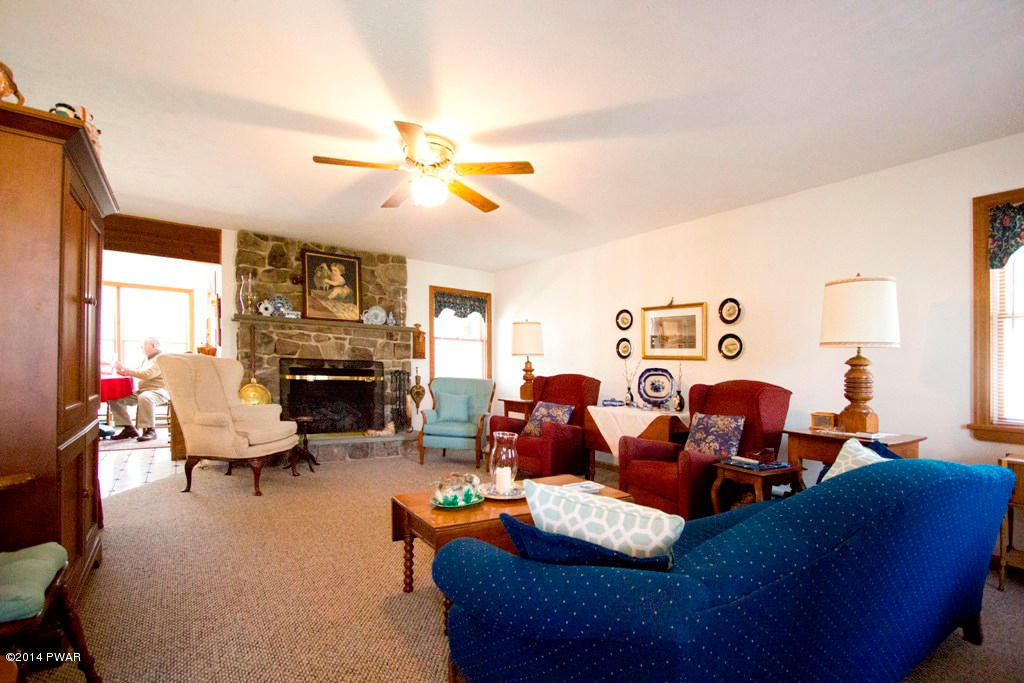 112 Sunset Way Milford, PA 18337 - Photo 6 of 44