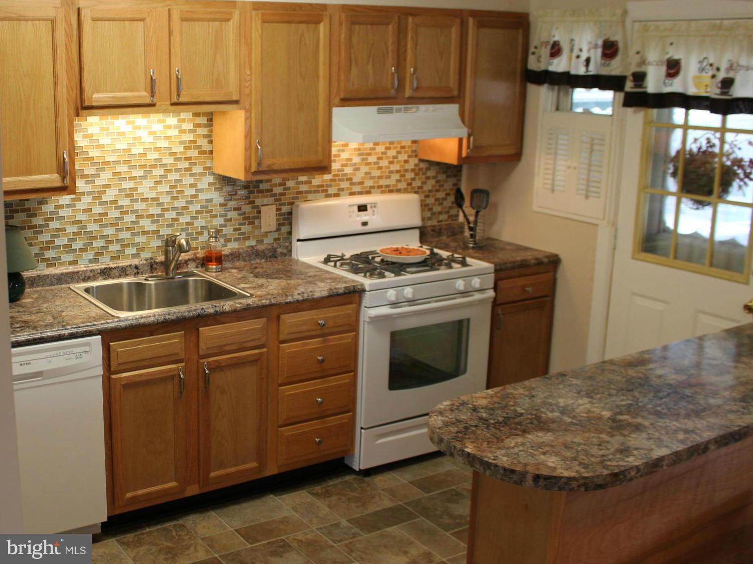 7722 Wynbrook Road Baltimore, MD 21224 - Photo 11 of 17 Kitchen