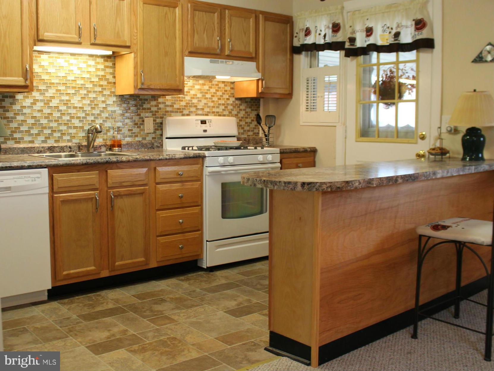 7722 Wynbrook Road Baltimore, MD 21224 - Photo 4 of 17 Kitchen