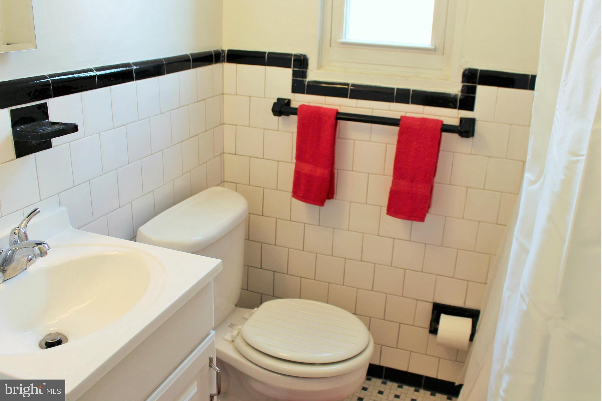 7722 Wynbrook Road Baltimore, MD 21224 - Photo 7 of 17 Bath