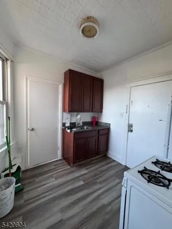 $1,350 | 97 Market Street, Unit 10, Paterson, NJ 07505