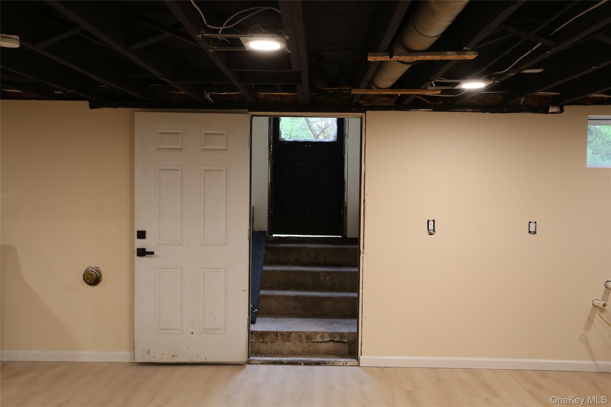 20 Pineview Road West Nyack, NY 10994 - Photo 33 of 36 a view of entryway