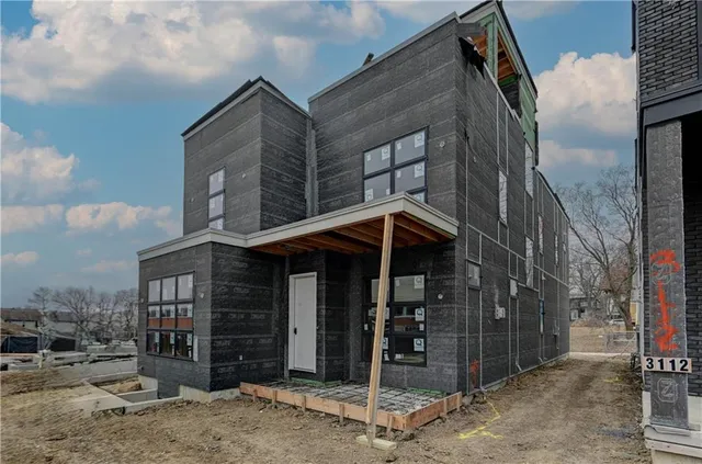 $899,900 | 3116 Oak Street, Kansas City, MO 64111