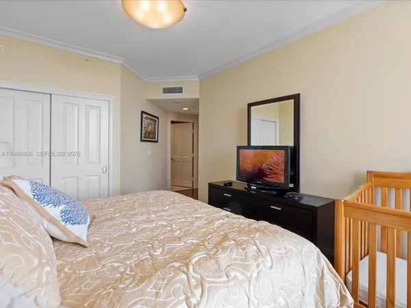 $18,000 | 17875 Collins Avenue, Unit 2903, Sunny Isles Beach, FL 33160