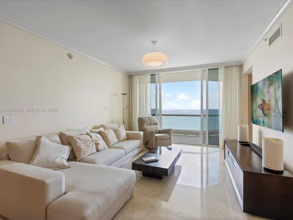 $18,000 | 17875 Collins Avenue, Unit 2903, Sunny Isles Beach, FL 33160