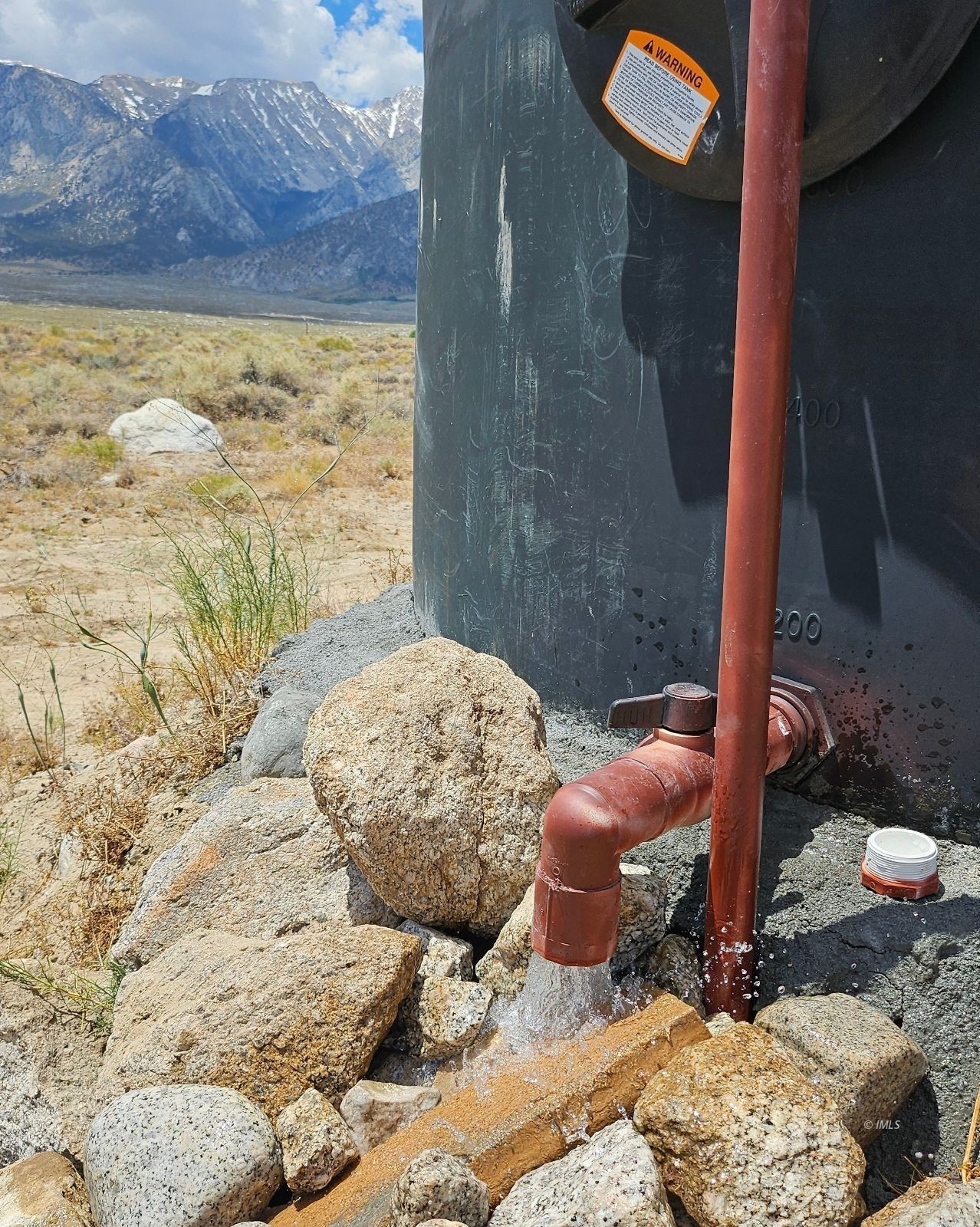 3760 Whitney Portal Road Lone Pine, CA 93545 - Photo 10 of 18 a bathroom with a toilet