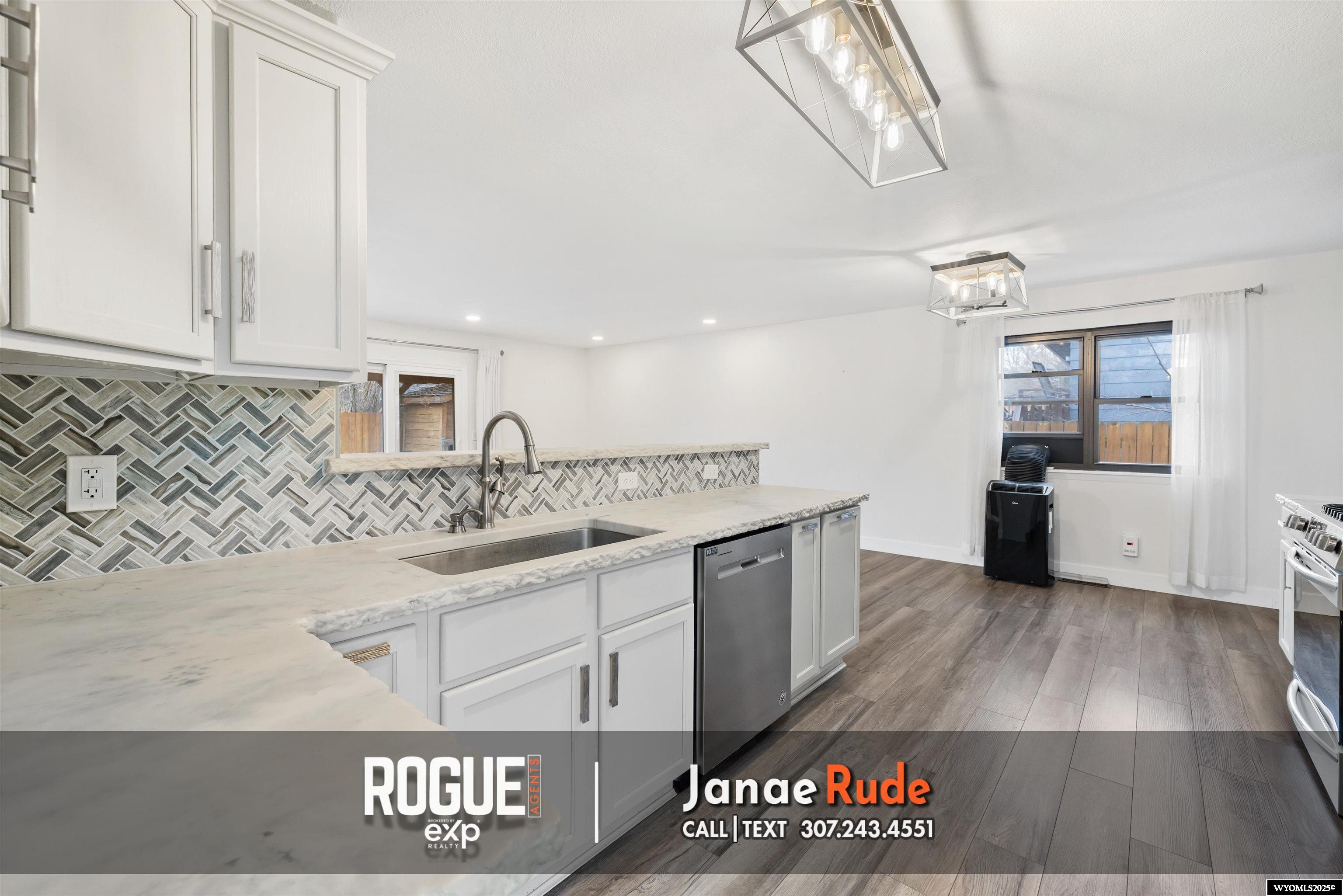 2946 Mockingbird Trail Casper, WY 82604 - Photo 5 of 36