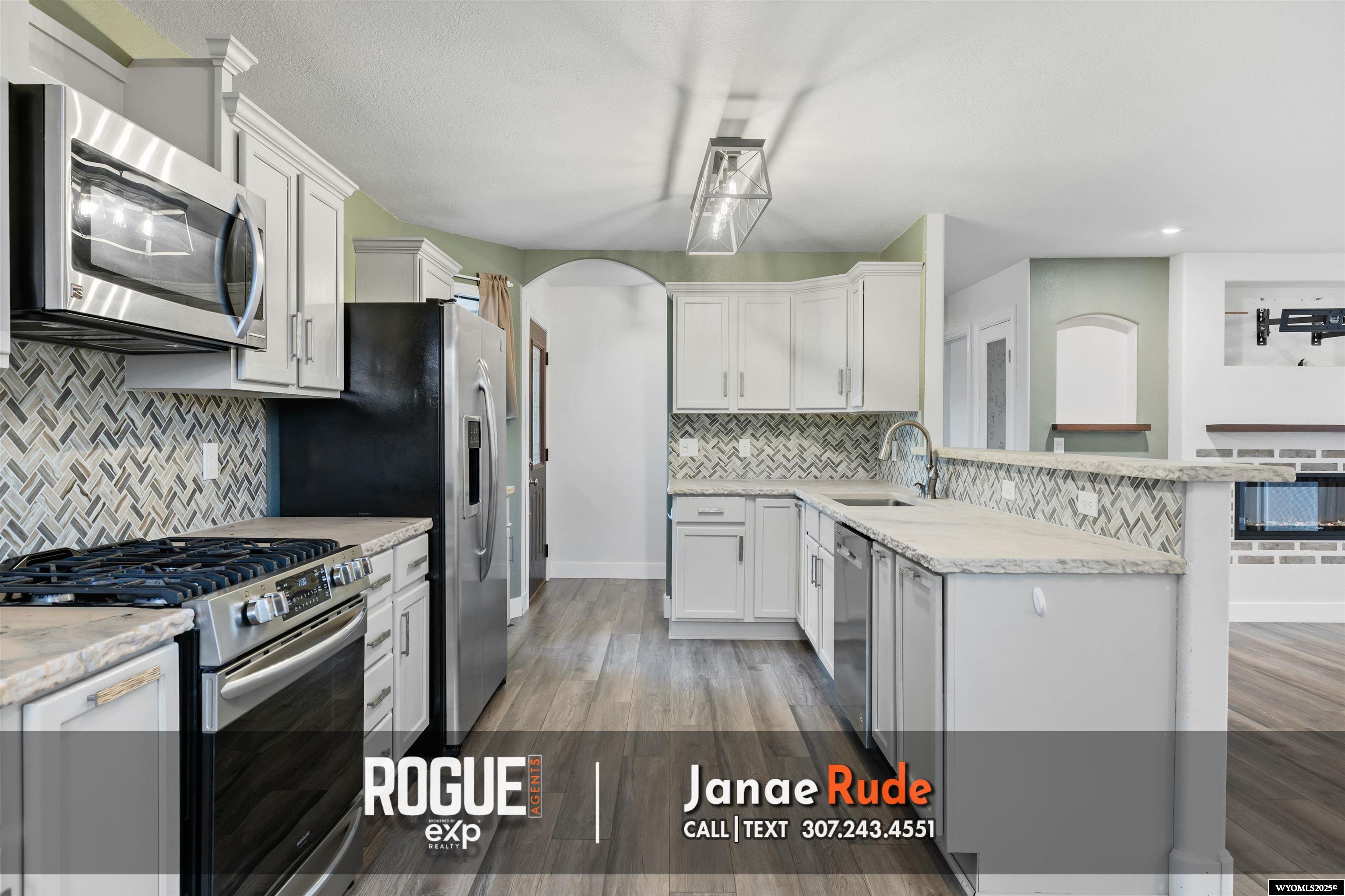 2946 Mockingbird Trail Casper, WY 82604 - Photo 8 of 36