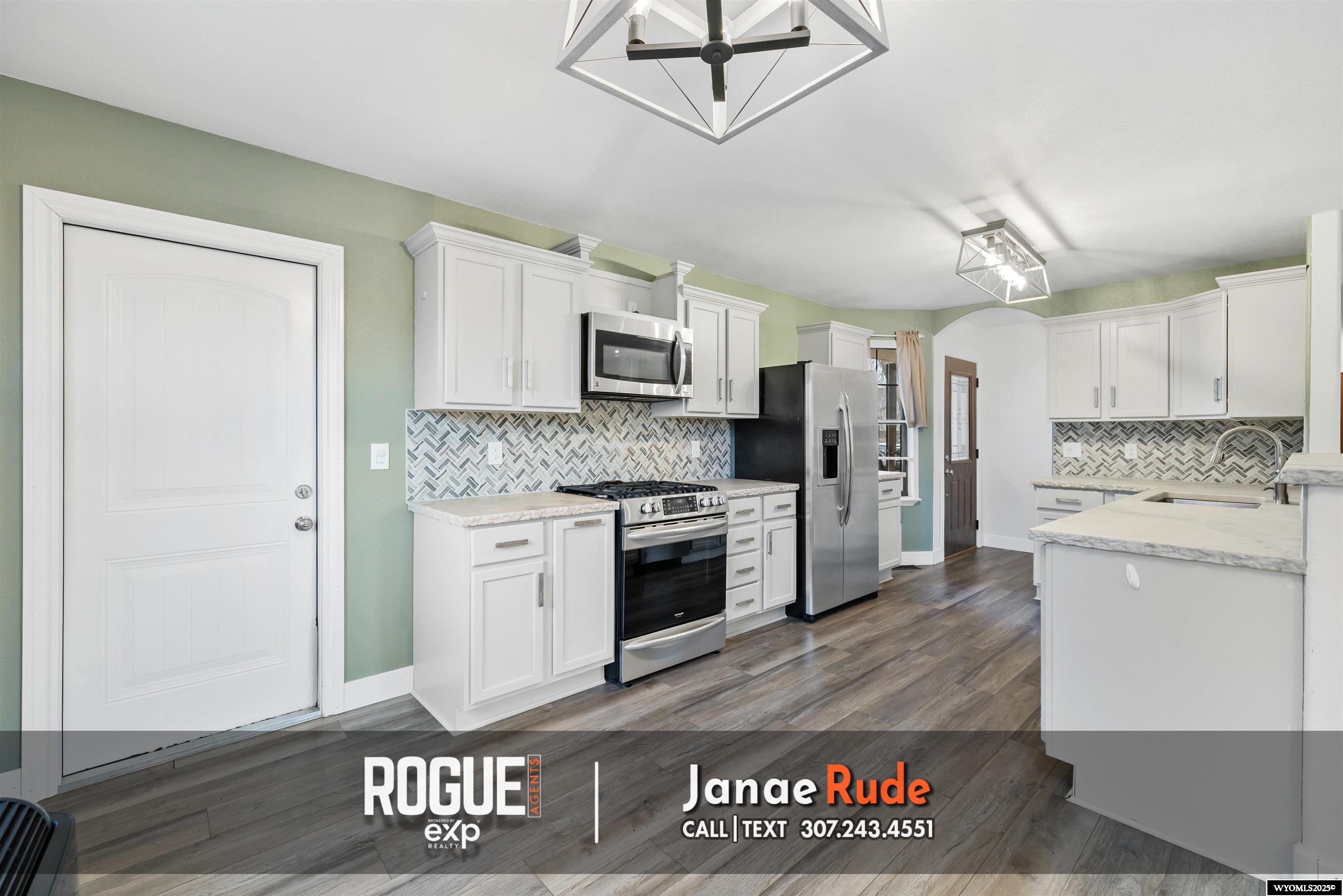 2946 Mockingbird Trail Casper, WY 82604 - Photo 9 of 36