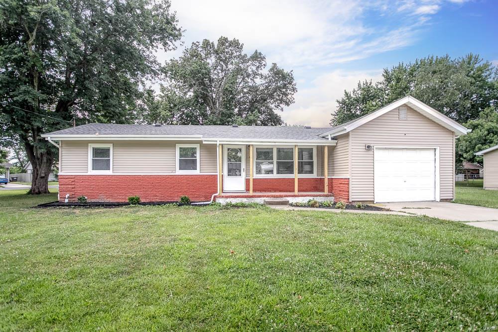 217 Edwin Street Brighton, IL 62012 - Photo 1 of 31 Gallery Image 1