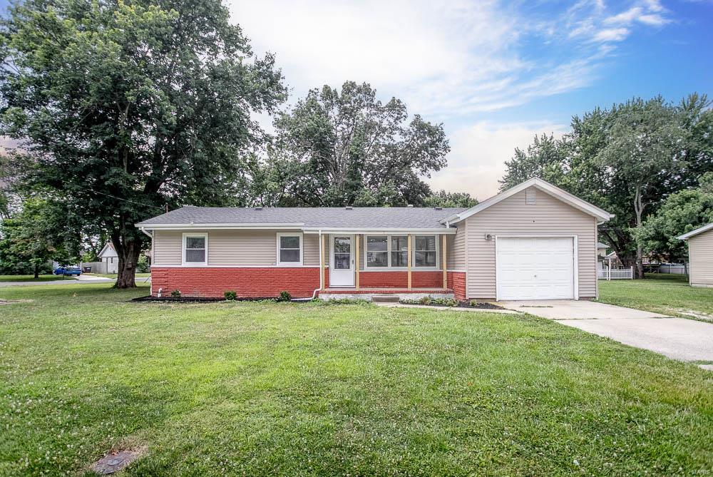 217 Edwin Street Brighton, IL 62012 - Photo 2 of 31 Gallery Image 2