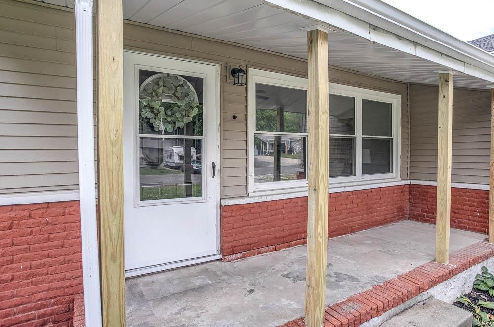 217 Edwin Street Brighton, IL 62012 - Photo 5 of 31 Gallery Image 5