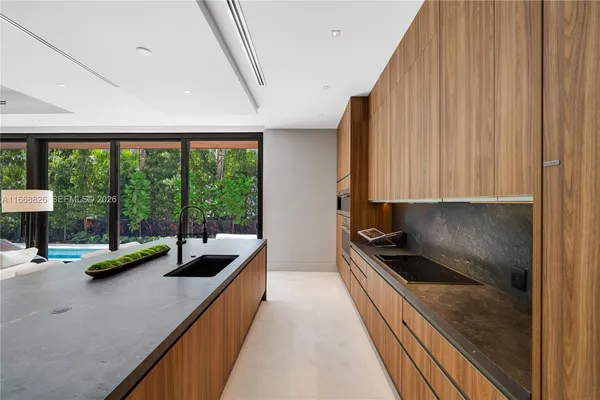$5,450,000 | 262 189th Terrace, Sunny Isles Beach, FL 33160