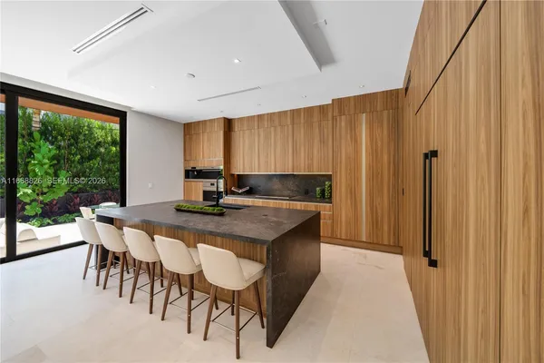 $5,450,000 | 262 189th Terrace, Sunny Isles Beach, FL 33160