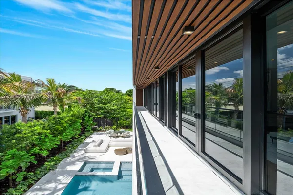 $5,450,000 | 262 189th Terrace, Sunny Isles Beach, FL 33160