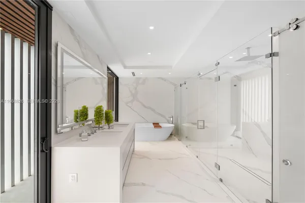 $5,450,000 | 262 189th Terrace, Sunny Isles Beach, FL 33160