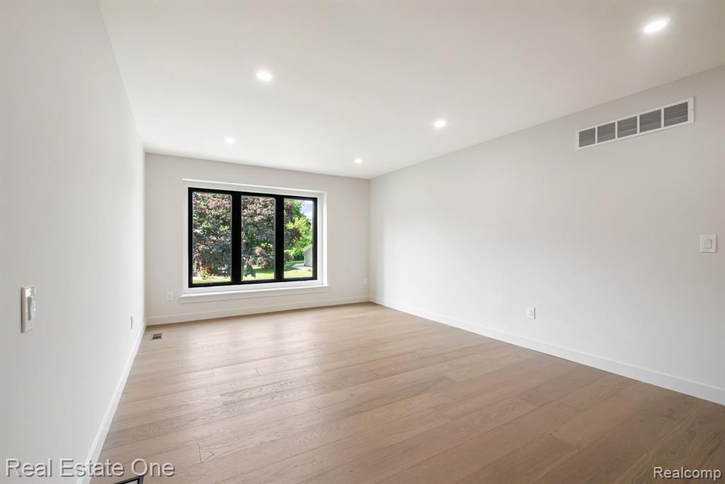 1683 Mark Hopkins Road Bloomfield Hills, MI 48302 - Photo 22 of 44