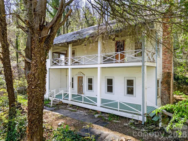 $277,000 | 105 Poplar Street, Saluda, NC 28773