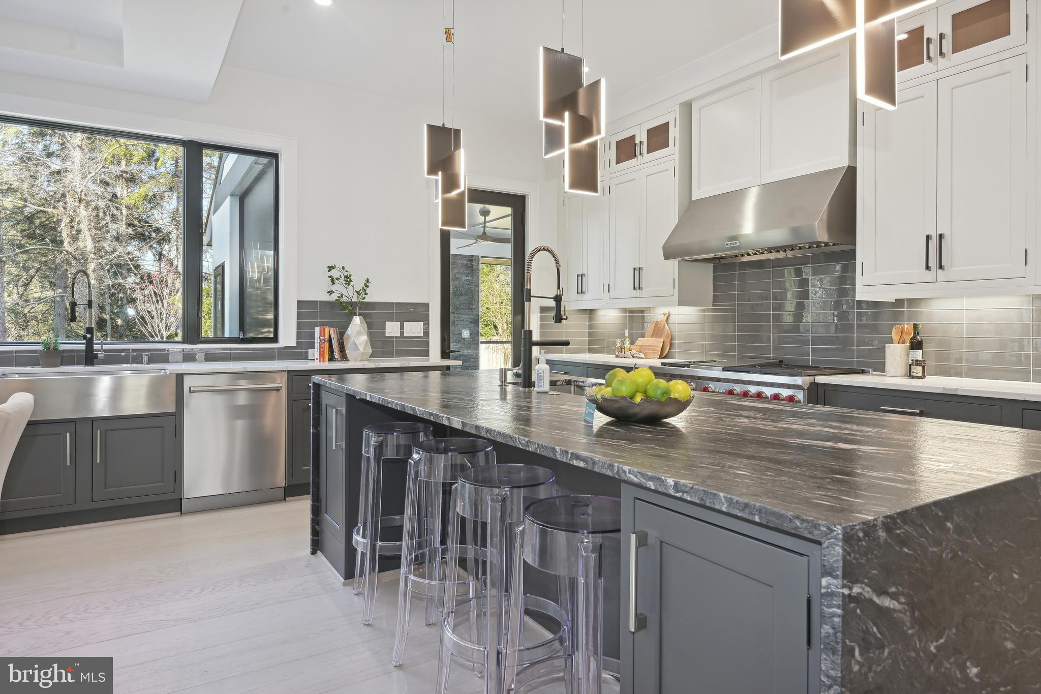 1124 Ormond Court McLean, VA 22101 - Photo 16 of 81