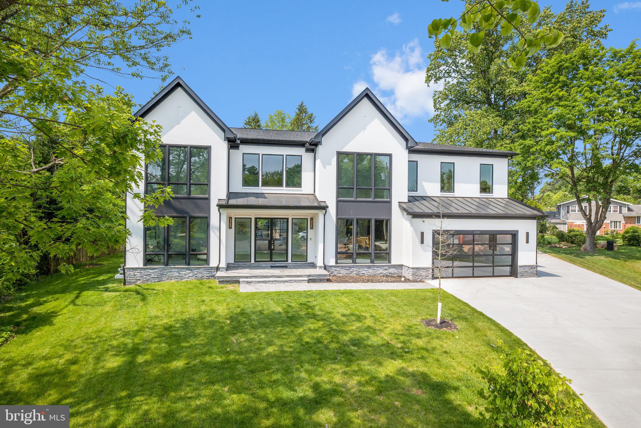 1124 Ormond Court McLean, VA 22101 - Photo 2 of 81