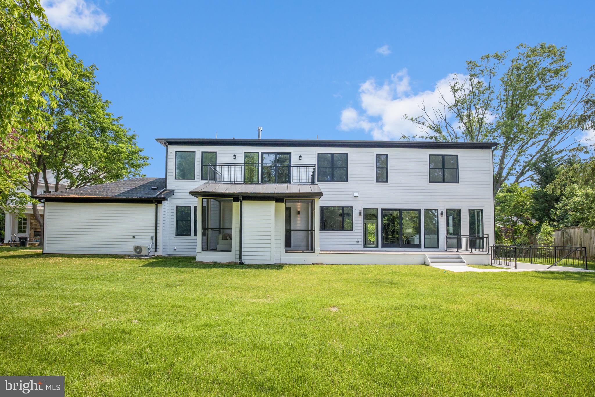 1124 Ormond Court McLean, VA 22101 - Photo 3 of 81